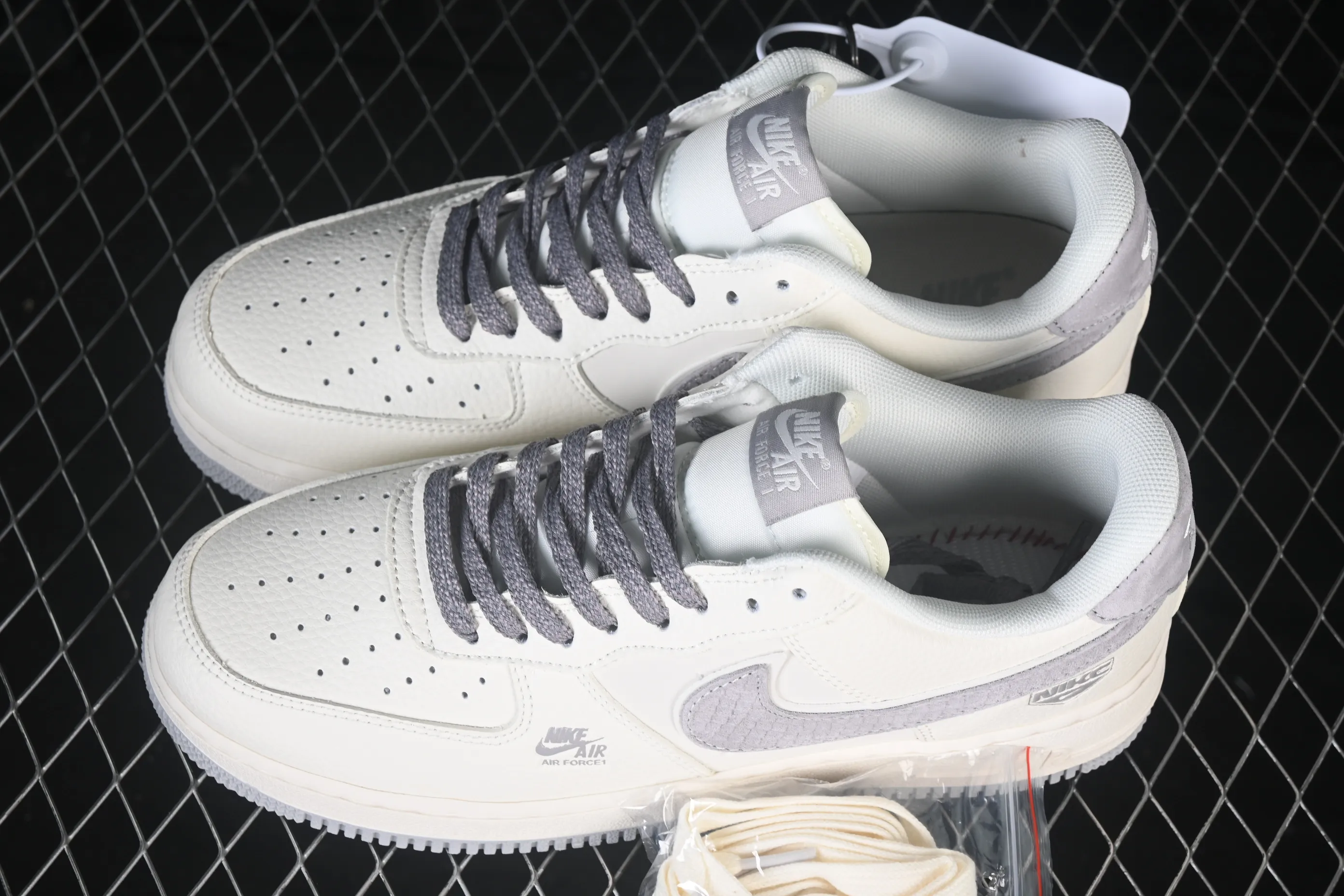 All categories Nk Air Force 1 Air Force series Nk Air Force 1 Low Air Force low-top Nike Air Force 1'07 Low off-white matt gray Air Force 1 low-top casual sneakers DN9688-107